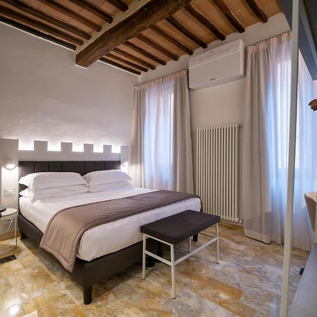 Torre Del Fuggisole Hotel Siena Buitenkant foto