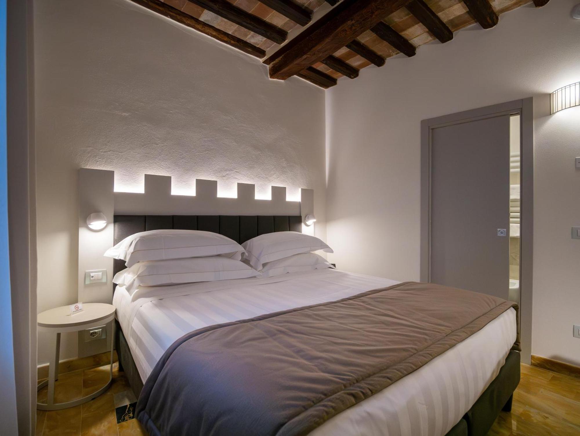 Torre Del Fuggisole Hotel Siena Buitenkant foto
