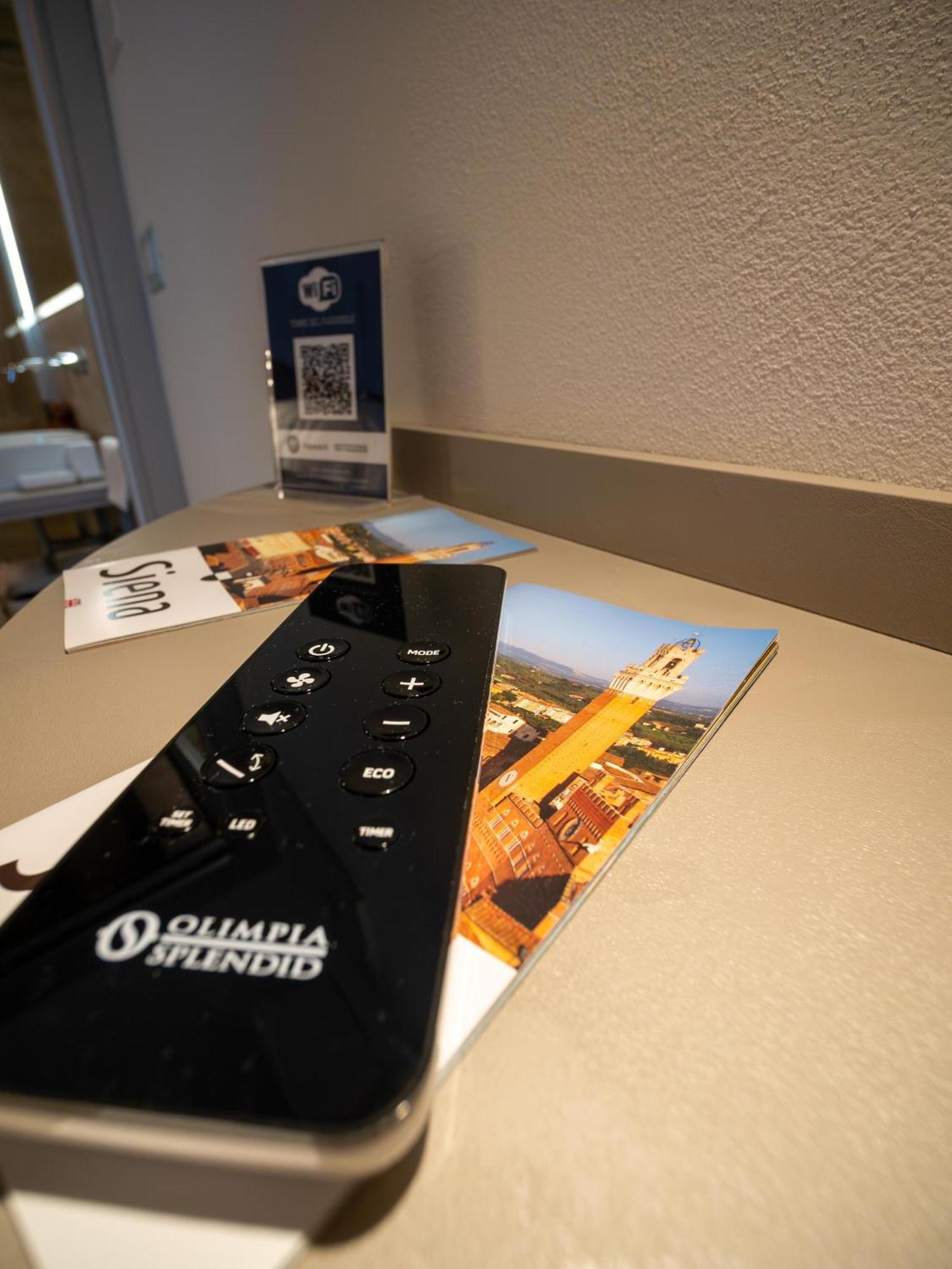 Torre Del Fuggisole Hotel Siena Buitenkant foto