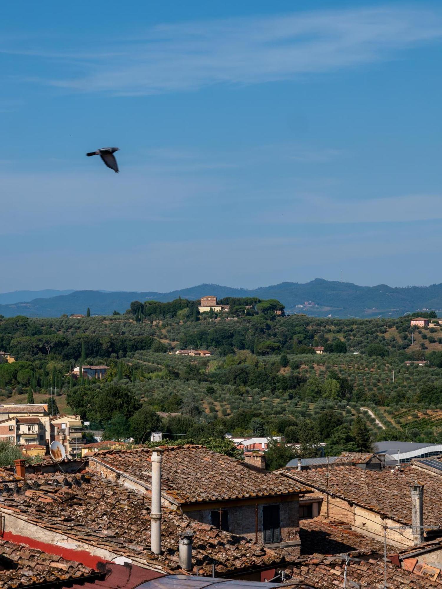 Torre Del Fuggisole Hotel Siena Buitenkant foto