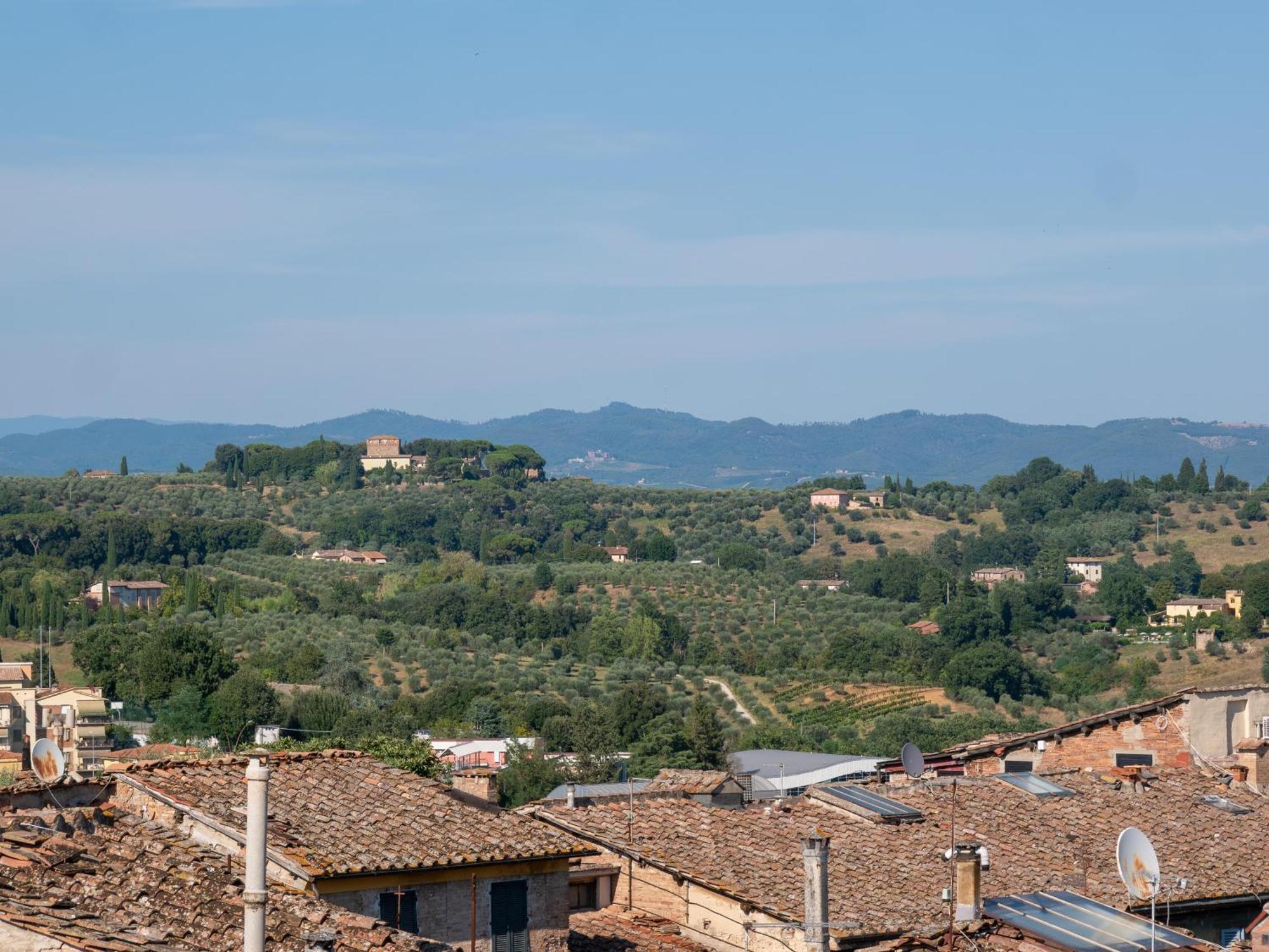 Torre Del Fuggisole Hotel Siena Buitenkant foto