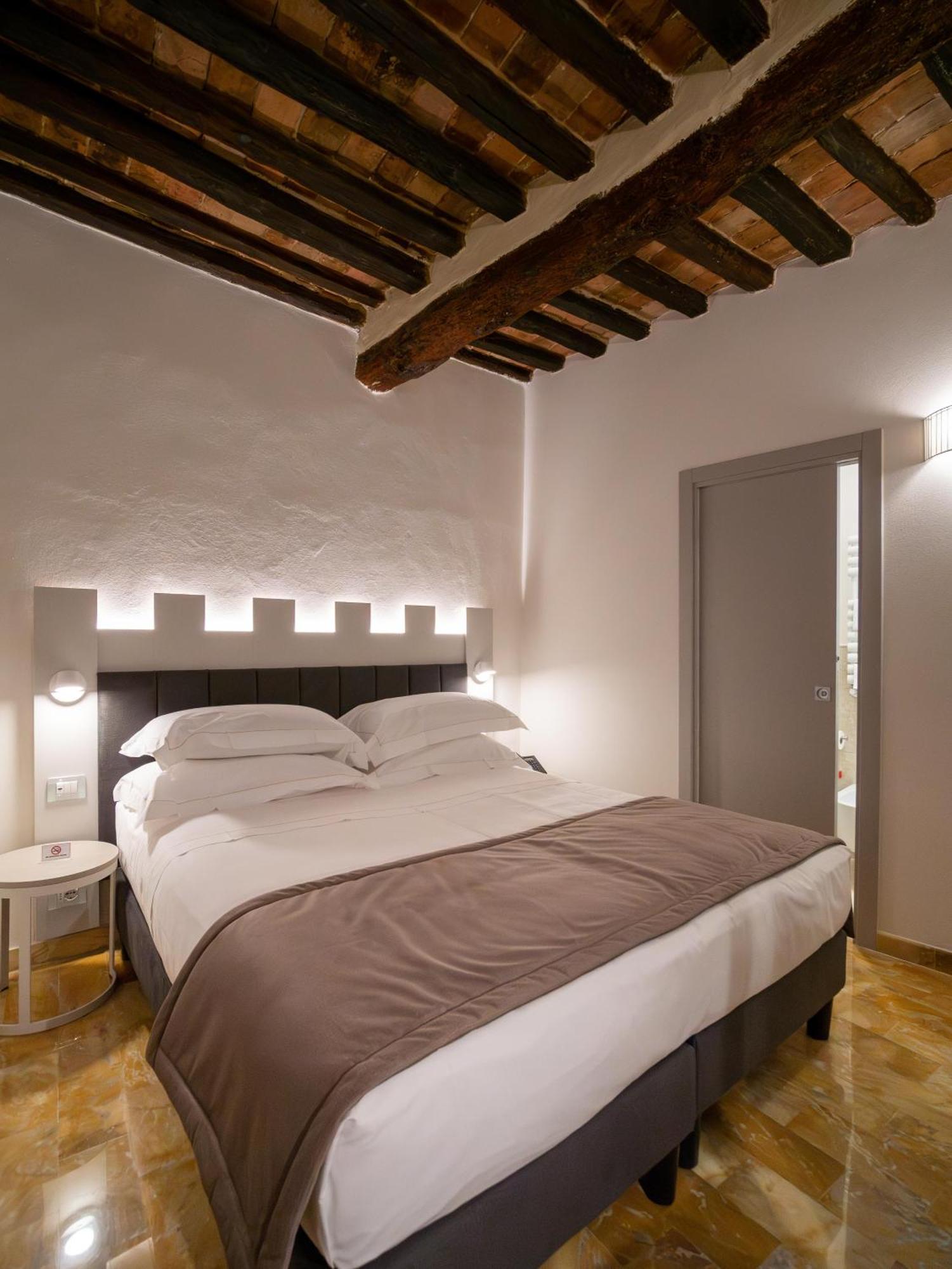Torre Del Fuggisole Hotel Siena Buitenkant foto
